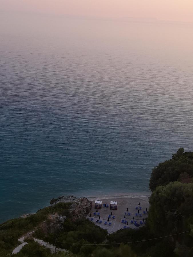 Dim'S Villas Qeparo Buitenkant foto