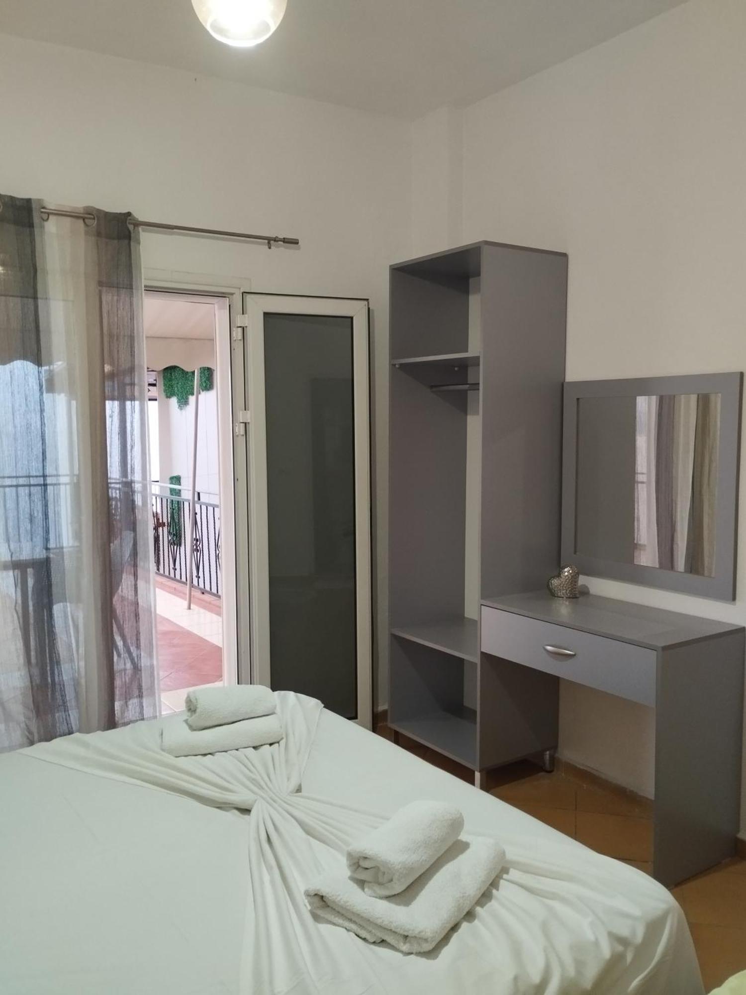 Dim'S Villas Qeparo Buitenkant foto